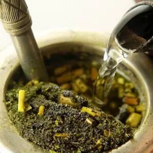 Cómo potenciar tu mate con hierbas medicinales